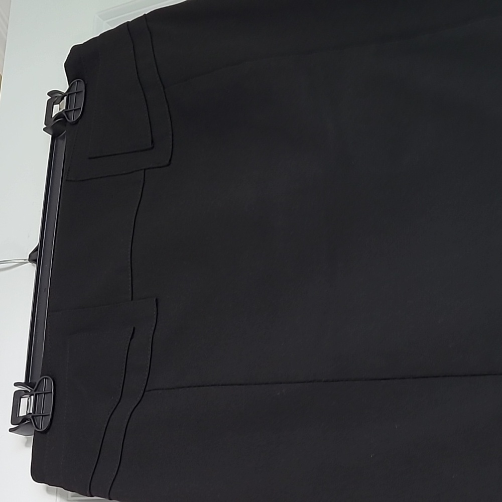 Black Skirt Sexy Detail Trim At Waistline Back Buckle Express Design Studio Sz 6 - Picture 8 of 16